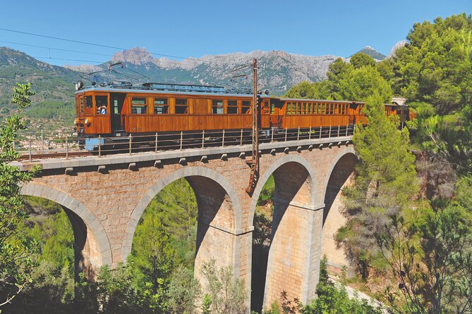 Excursion to Sóller and Puerto de Sóller with train and tram - Leaving Palma and getting oriented