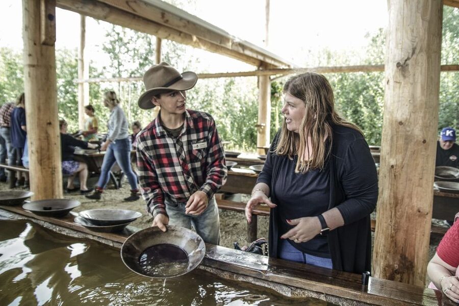 Fairbanks: Gold Dredge 8 Historic Train Tour - The guide makes the difference