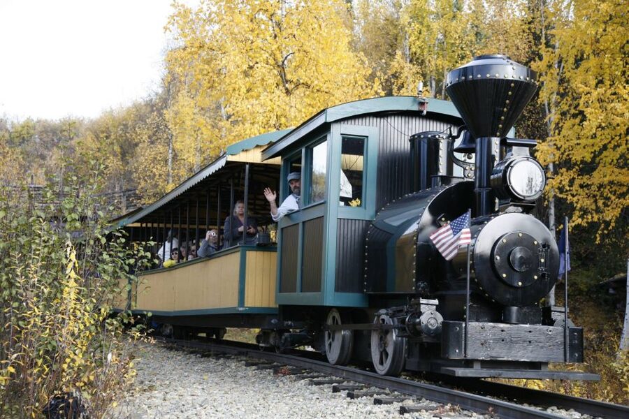 Fairbanks: Gold Dredge 8 Historic Train Tour - Seeing the Trans-Alaska Pipeline up close