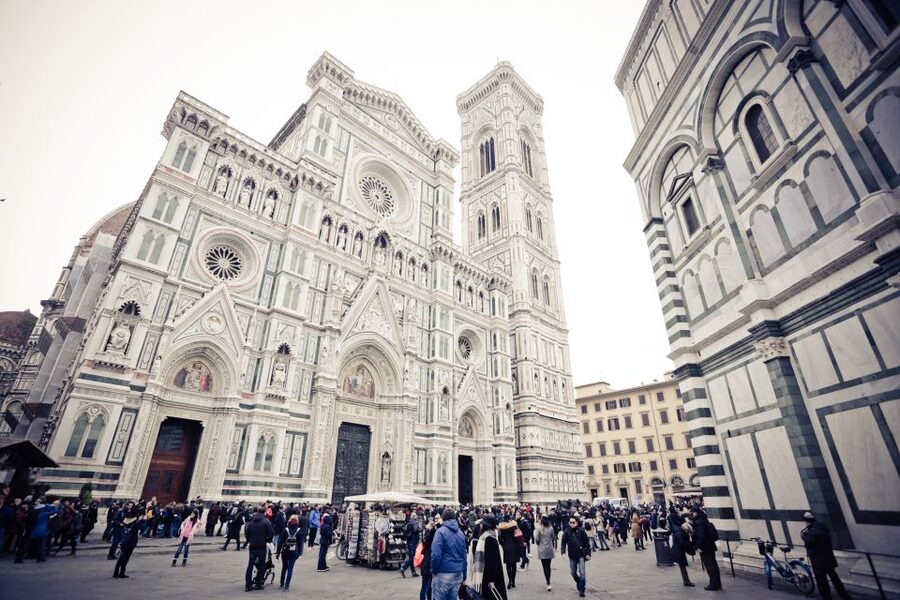 Florence: Full-Day Trip by High-Speed Train from Rome - How the guides shape the day