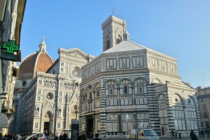 Florence Renaissance and Medieval: Day Trip from Milano by High-Speed Train - The Medici district and Florence’s first great power family