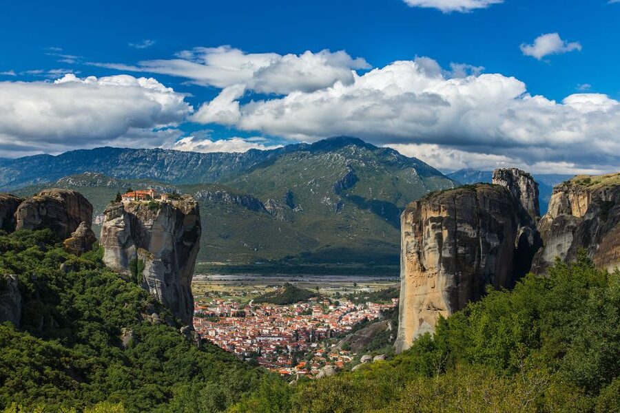 From Athens: Meteora Train Trip with Overnight Stay - Who will get the most from this tour