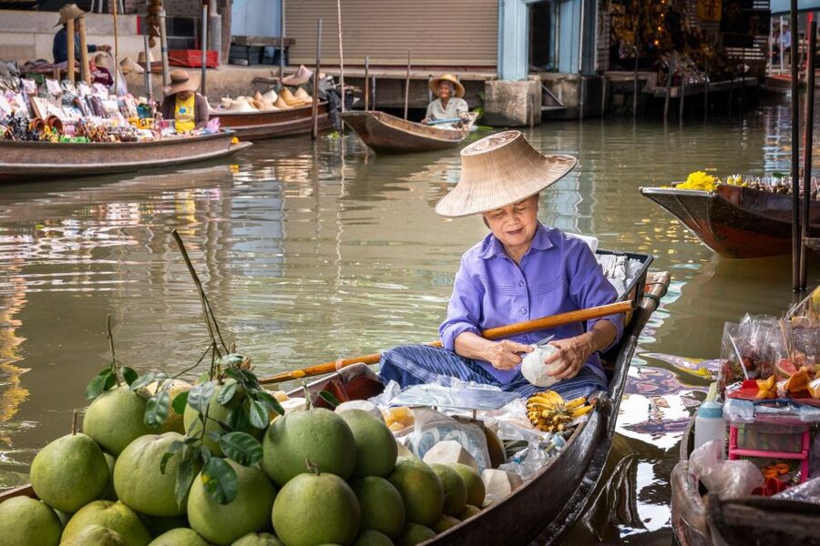 From Bangkok: Railway & Damnoen Saduak Floating Market Tour - Is $43 a fair price?