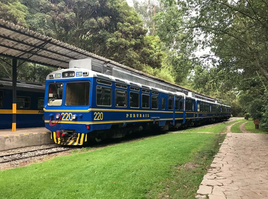 From Cusco: Machu Picchu Private Day Trip on Panoramic Train - A 15-hour route from Cusco to Machu Picchu