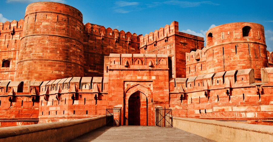 From Delhi: Private Taj Mahal & Agra Day Trip by Car or Rail - The guide makes the difference