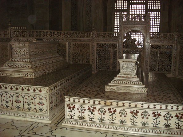 From Delhi: Private Taj Mahal & Agra Day Trip by India's Fastest A/c Train - Who will get the most from this tour