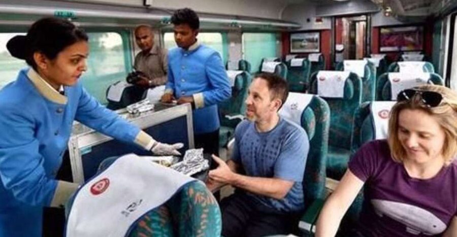 From Delhi: Taj Mahal & Agra City Tour By Gatiman Train - The Taj Mahal: give the first stop your full attention