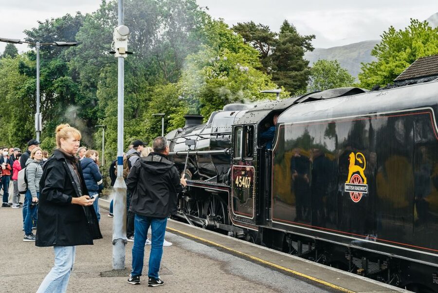 From Edinburgh: Magical Highlands Tour with Jacobite Train - Harry Potter country on the road north