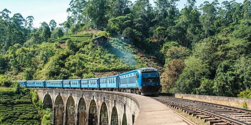 From Ella- All inclusive Day Trip of 8 Iconic Sights & Train - Starting early with Ella Rock
