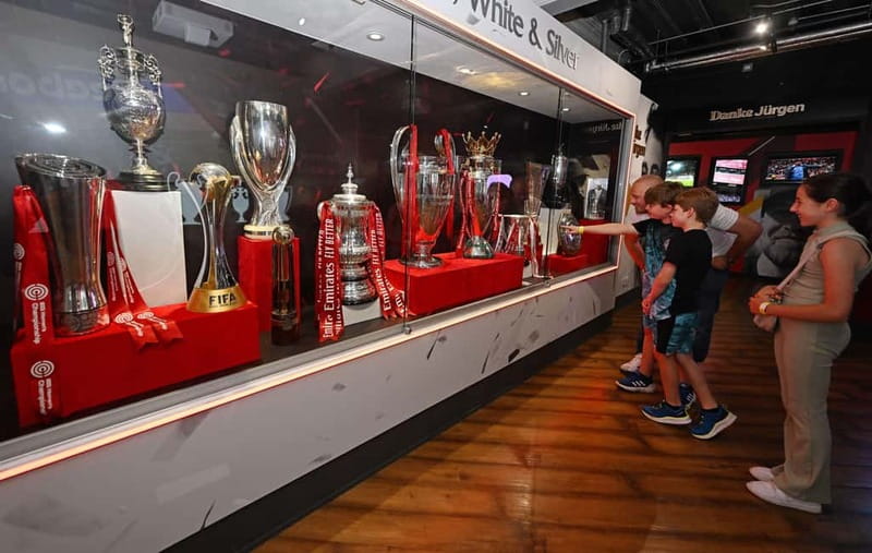 From London: Liverpool FC Stadium & Museum Rail Day Tour - Free time around Royal Albert Dock