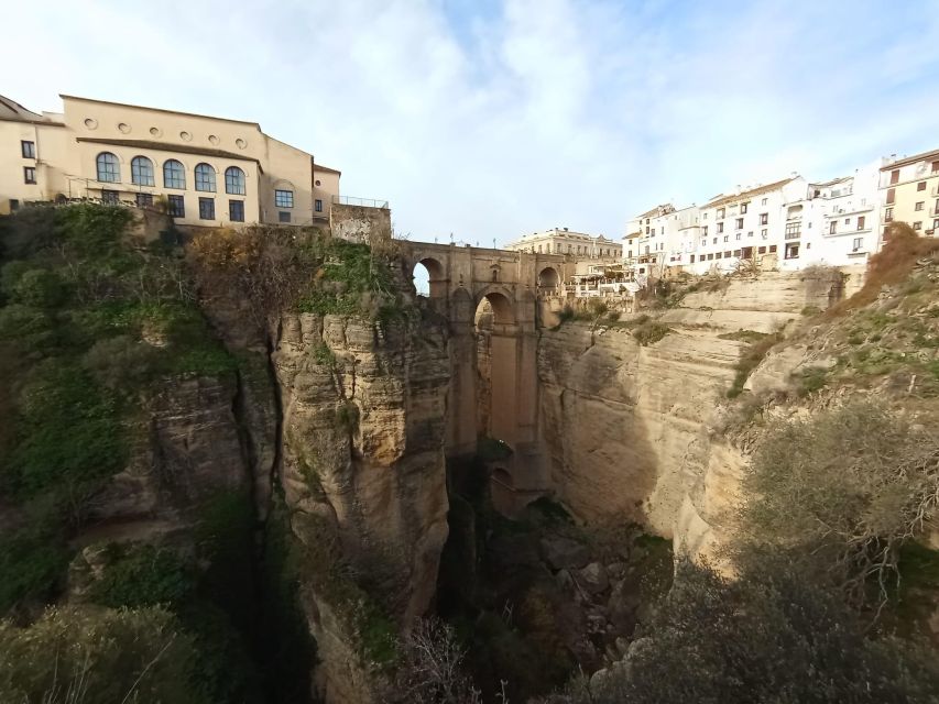 From Málaga: Ronda+Setenil de las Bodegas with Little Train - Who should book this day trip?