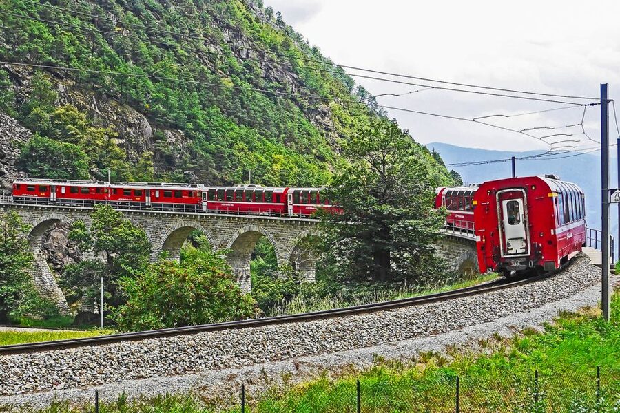 From Milan: Lake Como Cruise, St. Moritz & Bernina Red Train - What to pack for changing Alpine weather