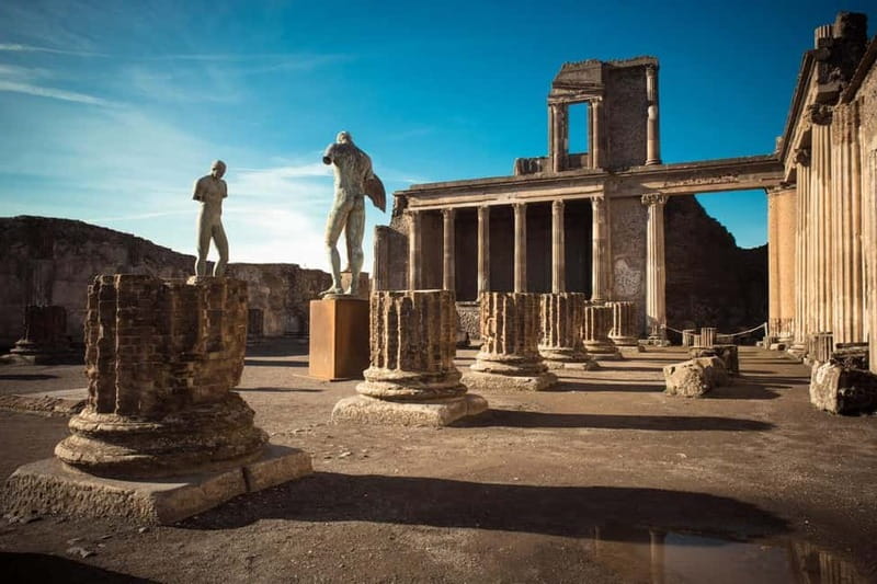 From Naples: Guided tour of Pompeii skip-the-line and round-trip train - The 40-minute train to Pompeii