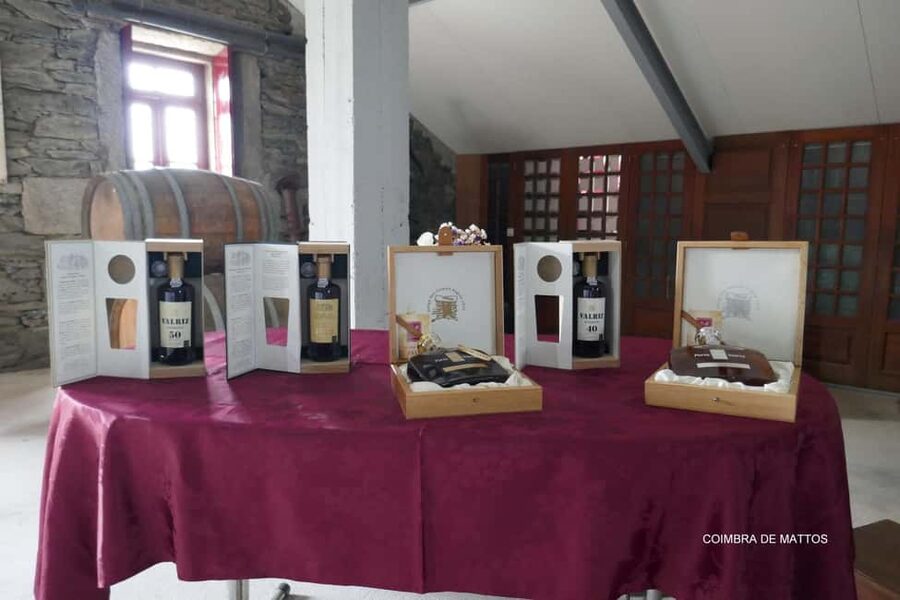 From Porto: Wine Tasting with Lunch at a Quinta, Cruise, and Train Ride - Lunch at Quinta da Laceira
