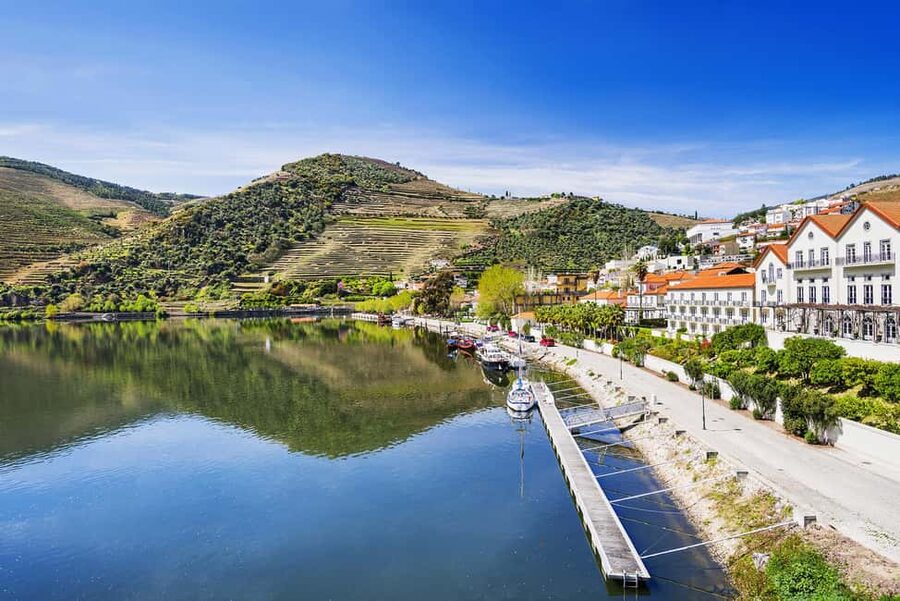 From Porto: Wine Tasting with Lunch at a Quinta, Cruise, and Train Ride - The Miradouro Train Back Toward Porto