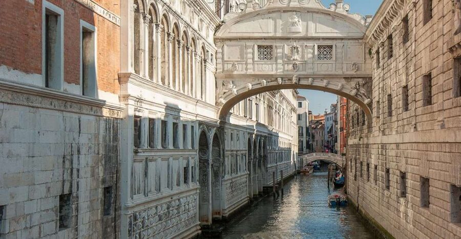 From Rome: Day Trip to Venice by High-Speed Train - What the leaders add