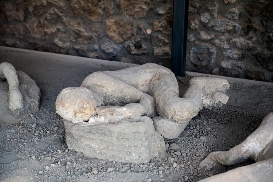 From Rome: Pompeii and Herculaneum by High-Speed Train - Herculaneum offers a closer look at Roman homes