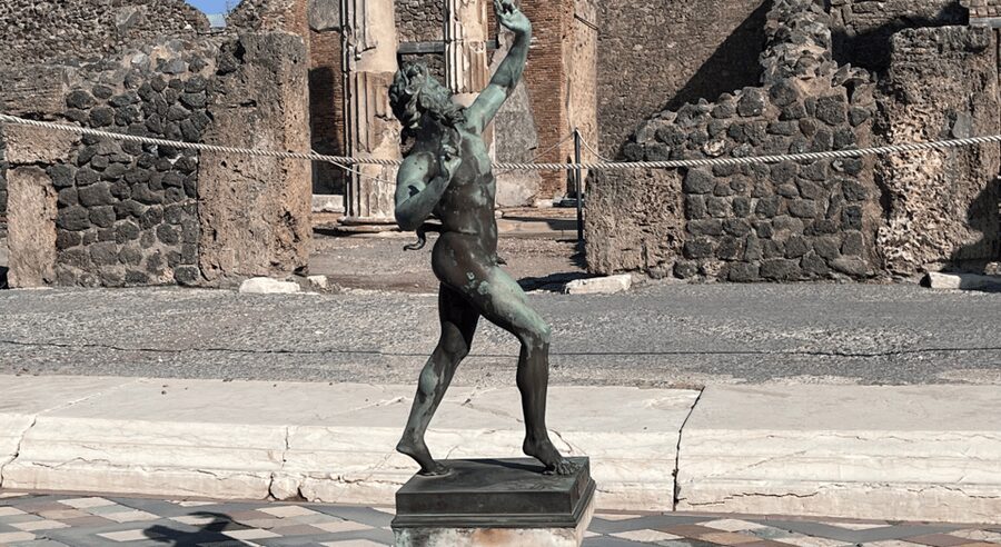 From Rome: Pompeii and Herculaneum Tour w/ High-speed Train - Pizza lunch in a former railway station