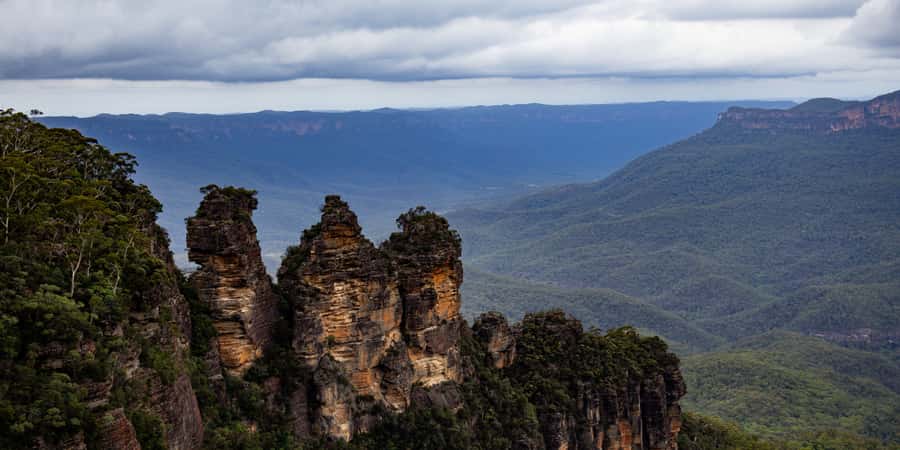 From Sydney: Blue Mountains, Scenic Railway, & Sydney Zoo - Echo Point and the Three Sisters