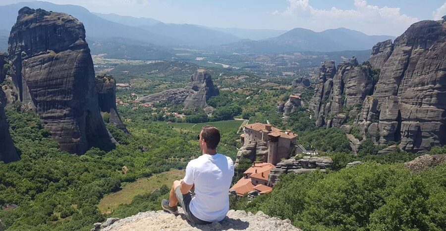From Thessaloniki: Train Trip to Meteora & Monastery Tour - Meeting the minibus at Kalambaka