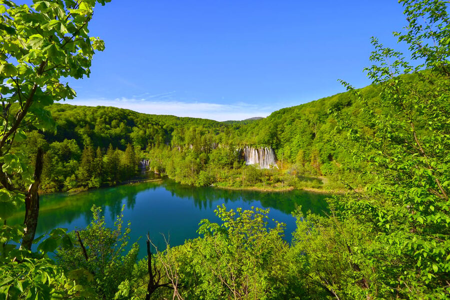 From Zadar: Plitvice Lakes Tour with Boat & Train Ride - Weather, food, and what to pack