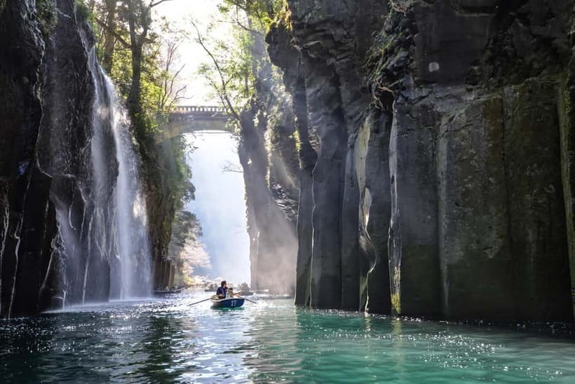 Fukuoka: Takachiho Gorge, Amano Iwato & Scenic Train Tour - What the guide and transport add