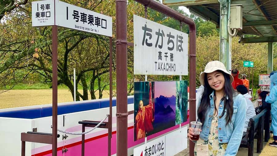 Fukuoka: Takachiho Gorge & Scenic Railway One Day Tour - The boat question: beautiful, useful, and easy to misunderstand
