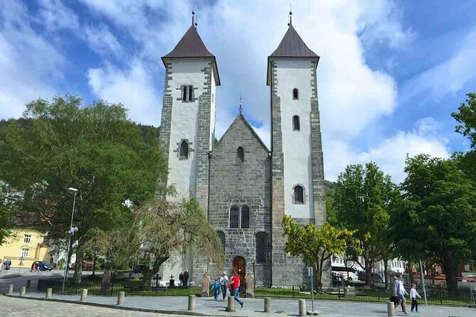 Guided day tour - Mostraumen Cruise, City Walk & Flöyen Funicular - Bergenhus Fortress and Håkon’s Hall