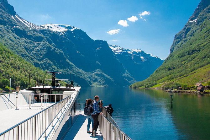 Guided tour - Viking Village, Nærøyfjord Cruise and Flåm Railway - Leaving Bergen for waterfalls and mountain valleys