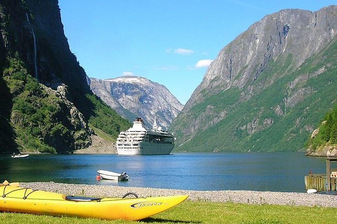 Guided tour - Viking Village, Nærøyfjord Cruise and Flåm Railway - Njardarheimr, a Viking town with a human scale