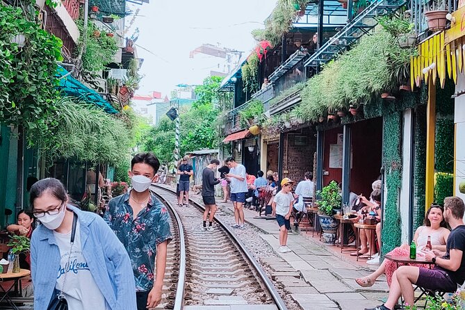Hanoi city tour and drinking beside railway- group tour - Two hours at the Vietnam Museum of Ethnology