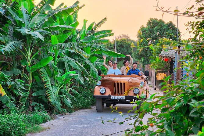 Hanoi Jeep Tour: Red River Countryside+ Backstreet+ Train-street - Train Street and the railway-side coffee stop