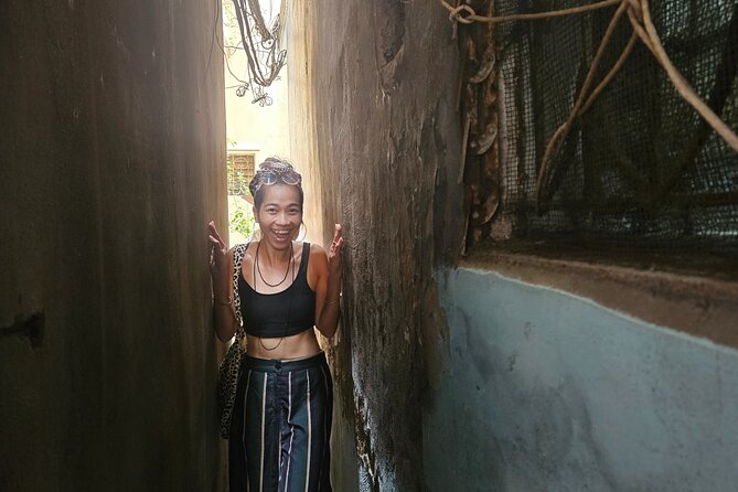 Hanoi Michelin Star Street Food Walking Tour & Train-Street - Drinks and dessert on Hanoi’s sidewalks