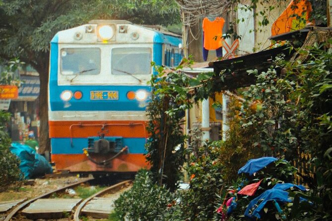 Hanoi Walking Street Food Tour with Train-Street Visit - Why this food walk works in Hanoi
