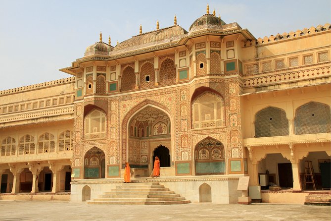 Jaipur Day Trip from Delhi by Car or Train – All Inclusive - Meeting your private guide in Jaipur