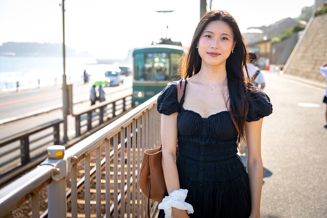 Kamakura Tour with Pro Photographer: Anime Train & Fuji Sunset - What Luis adds to a simple photo stop