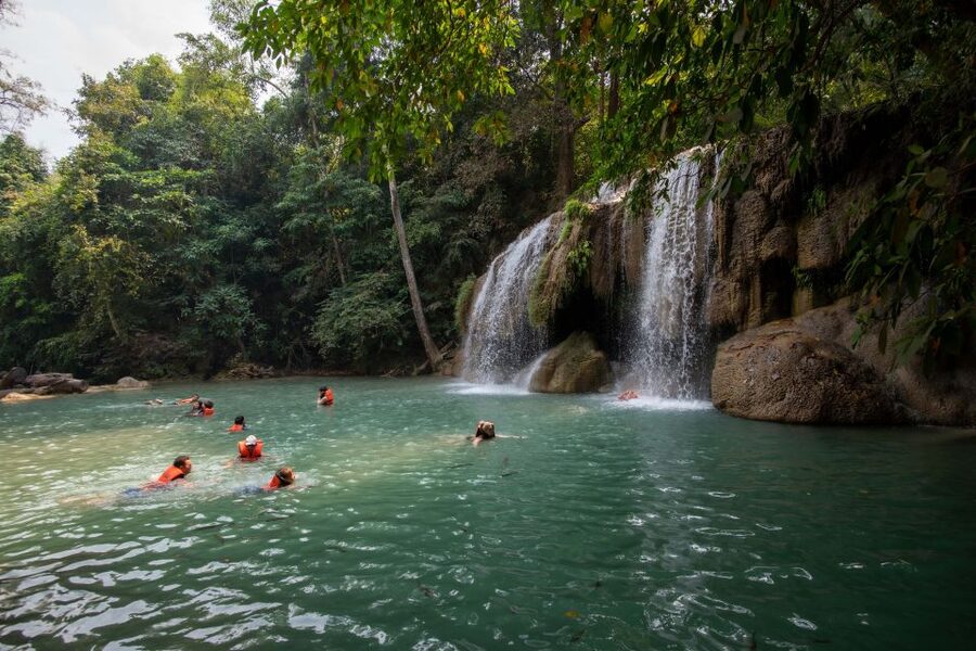 Kanchanaburi: Erawan Waterfall & Train Full-Day Tour - Key points to know before booking