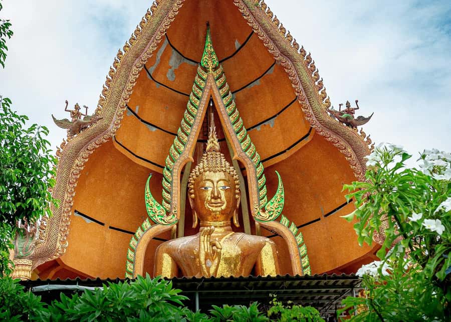 Kanchanaburi: River Kwai and Death Railway Day Tour - A coffee stop before the temple climb