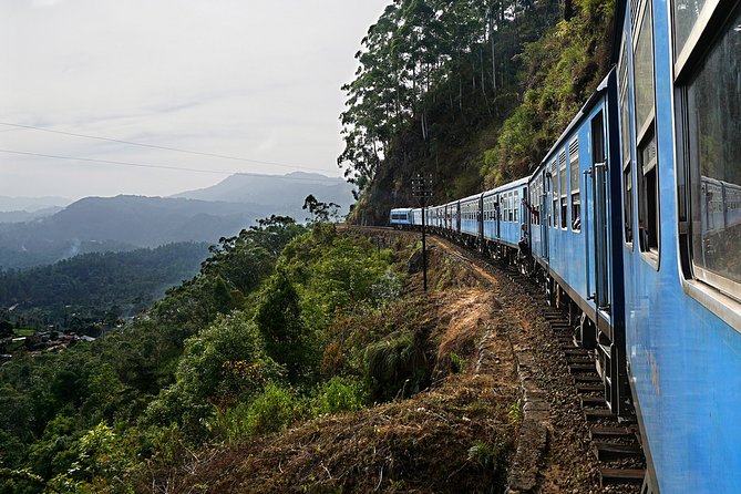 Kandy to Ella train ride on (Train No: 1005 "Podi Menike") - First class or second class?
