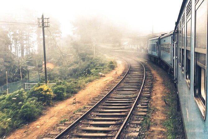 Kandy to Nanu Oya train ride on (Train No: 1005 "Podi Menike") - What you see between Kandy and Nanu Oya
