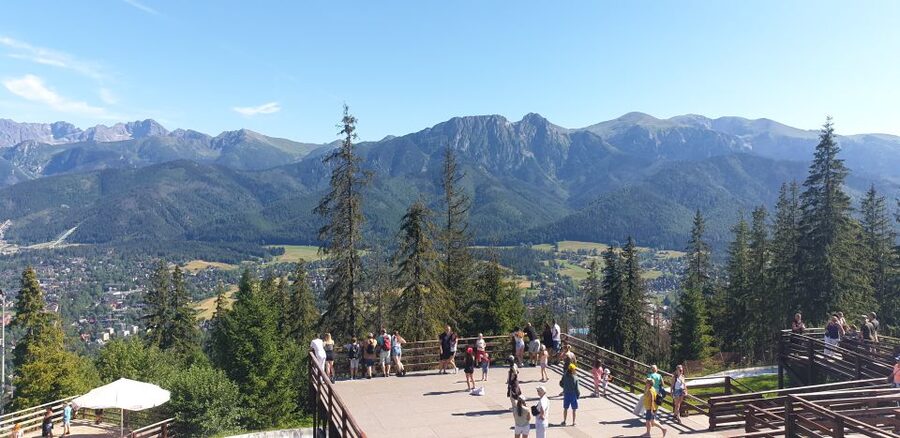 Krakow: Zakopane, Funicular, Cheese, and Highland Day Trip - Hotel pickup and the road south from Krakow