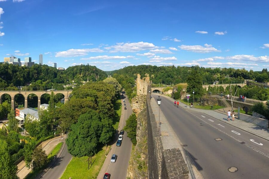 Luxembourg: Combi-Ticket City Train & the 7 Museums Pass - Villa Vauban brings art into a park setting