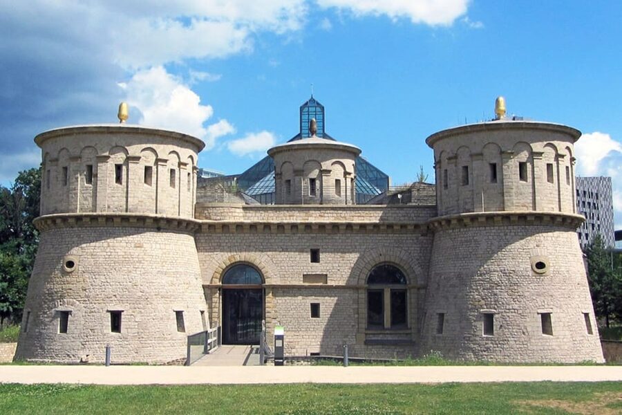 Luxembourg: Combi-Ticket City Train & the 7 Museums Pass - See Luxembourg grow at the City Museum
