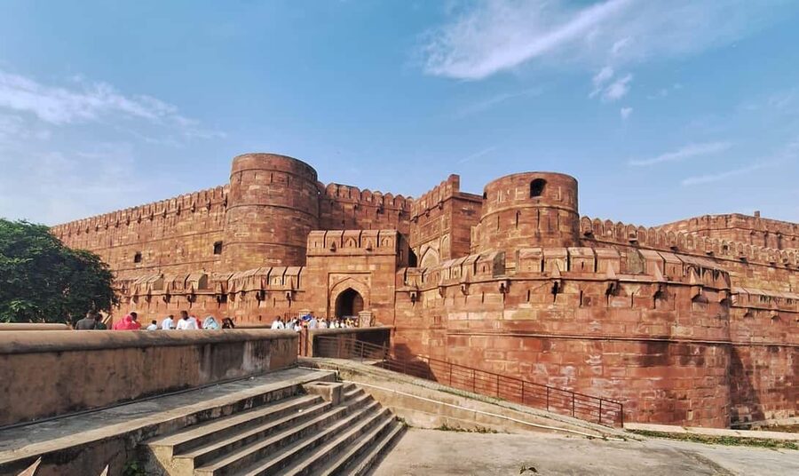 Luxury train tour from Delhi to Agra - The Taj Mahal at 10:30 AM