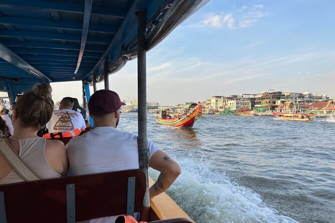 Maeklong Railway and Damnoen Saduak Floating Market Tour - Guides, timing, and the feel of the day