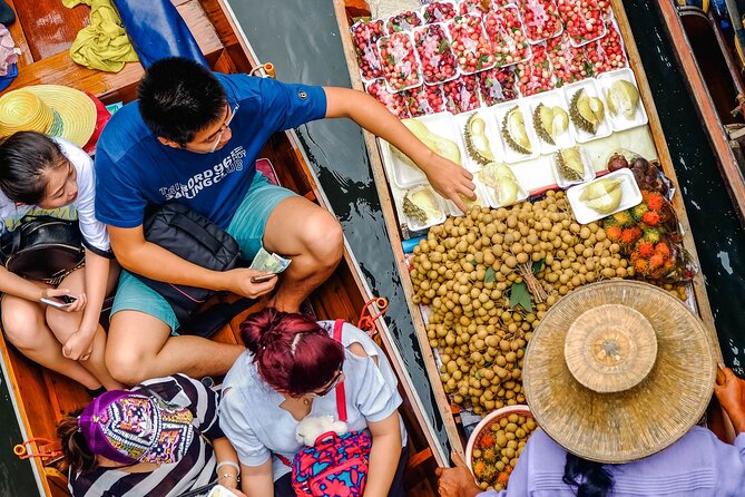 Maeklong Railway & Damnoen Saduak Floating Market Tour – Full Day - What the small group changes