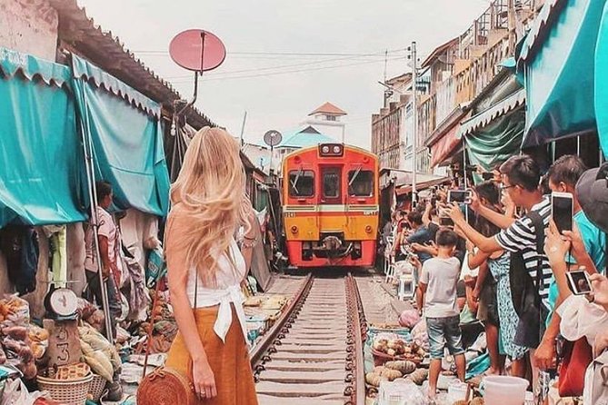 Maeklong Railway & Floating Market Tour (Private & All-Inclusive) - Damnoen Saduak, where the canals become a market
