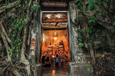 Maeklong Railway & Floating Market Tour (Private & All-Inclusive)