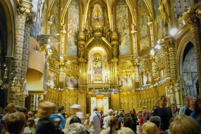 Marvellous Montserrat Private Day Tour : Train & Cable-car tickets Included - Riding the cable car up Montserrat