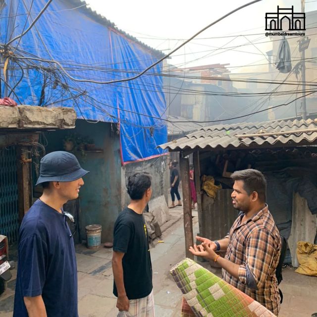 Meet Dabbawala Visit Dhobi Ghat & Dharavi slum with Train - The second train ride to Dharavi
